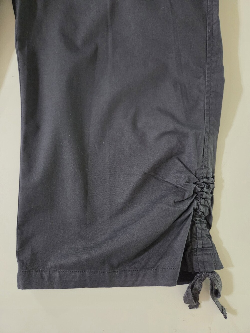 Lee Women's Grey Comfort Fit Stretch Capri Pants - Picture 11 of 15